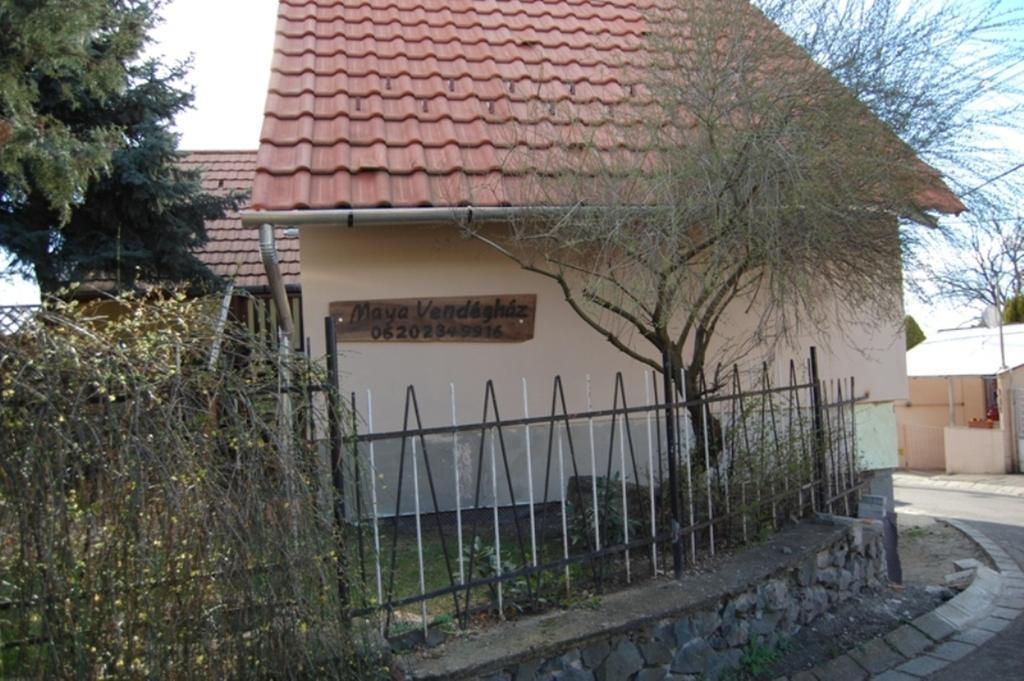 Maya Guesthouse Eger Exterior foto