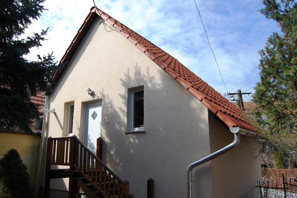 Maya Guesthouse Eger Exterior foto